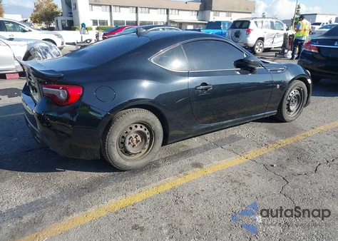 2017 Toyota 86 z USA, uszkodzony, nr VIN JF1ZNAA15H9711129
